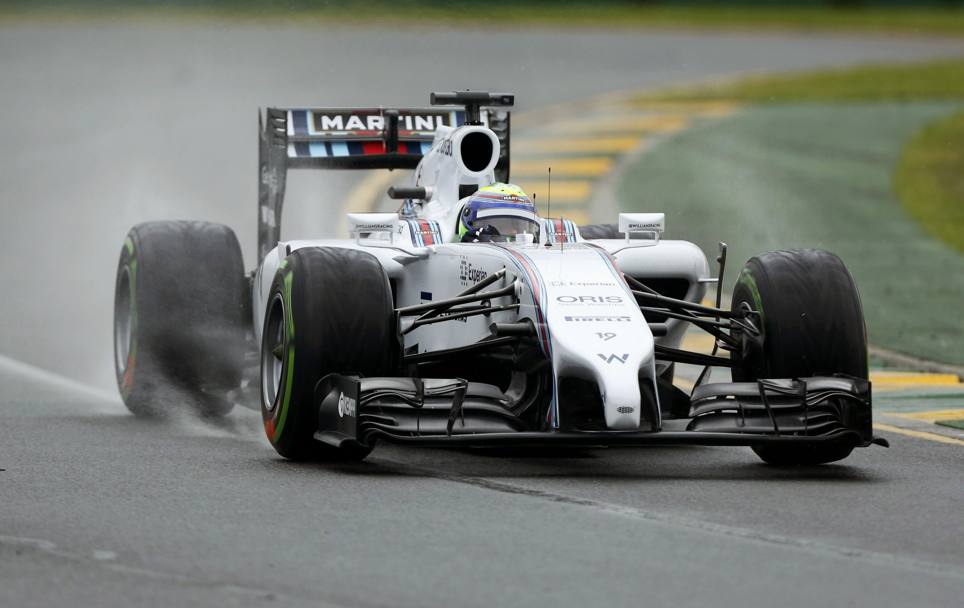 La pioggia  iniziata a cadere a 7 minuti dalla fine della Q1, ecco la Williams di Felipe Massa, il brasiliano partir nono. Reuters